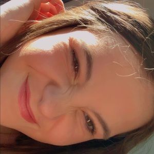 Meet your Posher, Jade